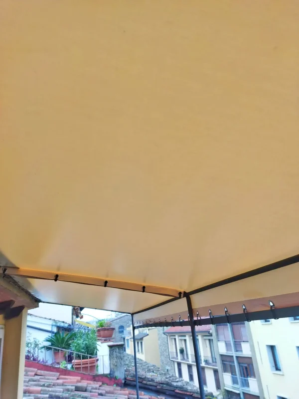 tenda gialla terrazza